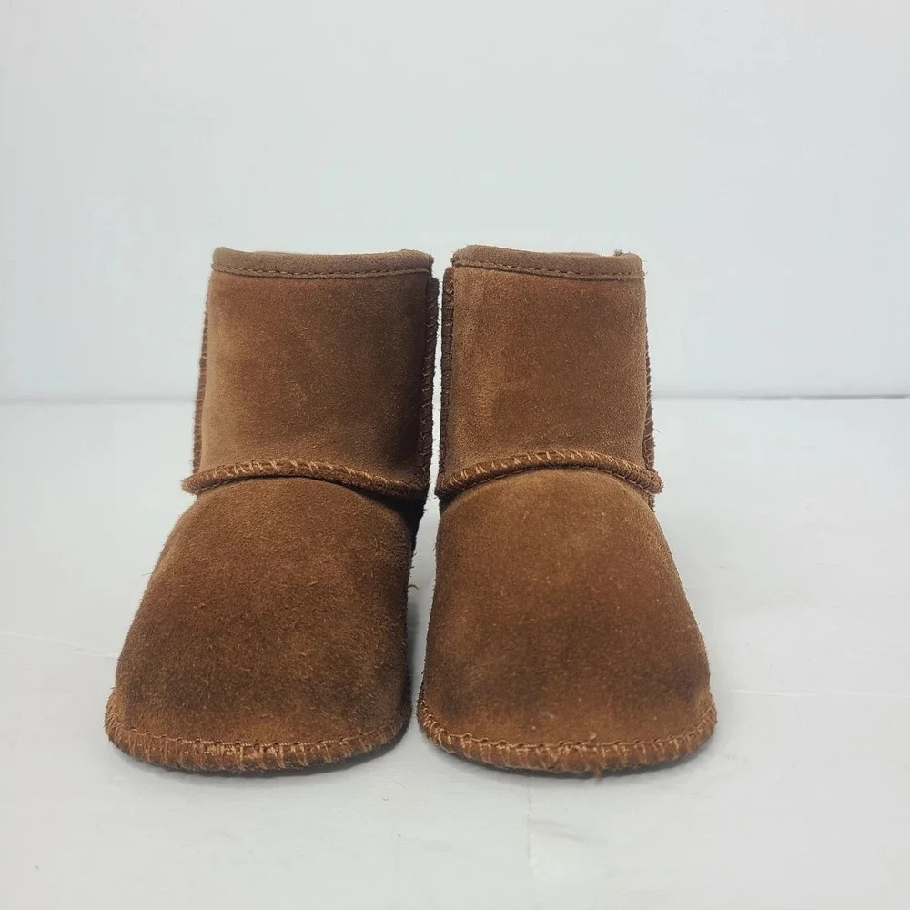 UGG Chestnut Baby Classic Boots Size 0/1 Baby Booties XS UGG Australia Infant